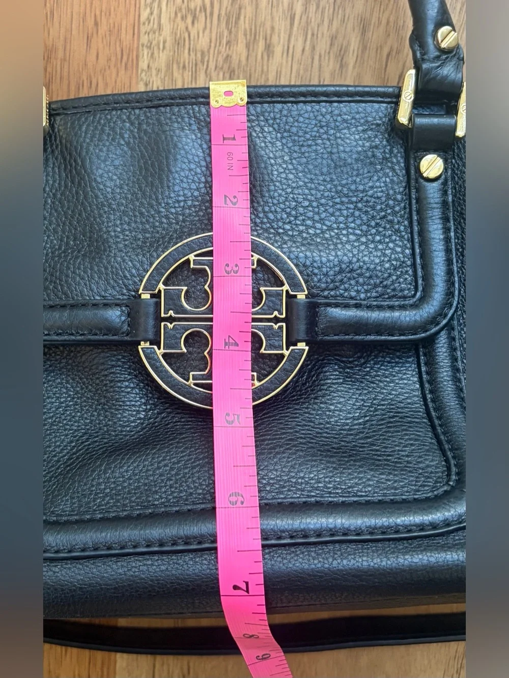 Tory Burch Amanda Medium Tote black pebbled leather detachable strap